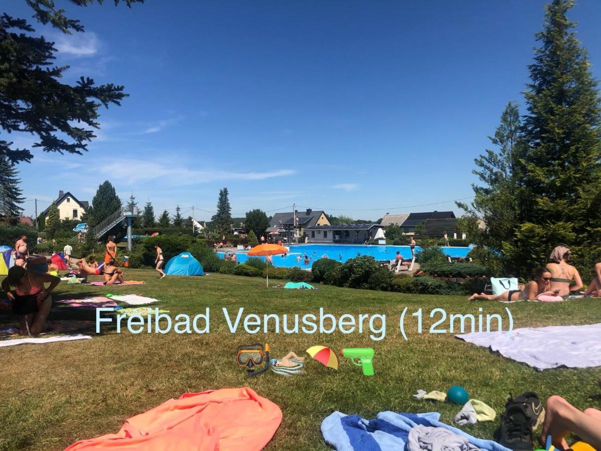 Ferienwohnung Zschopau Fuer Sie Vollausgestattet Mit Boxspringbett Netflix Uvm Bagian luar foto